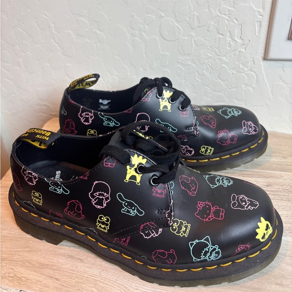 ✅HELLO KITTY & FRIENDS 1461 SMOOTH LEATHER OXFORD SHOES new sold out size 8 - Picture 5 of 11